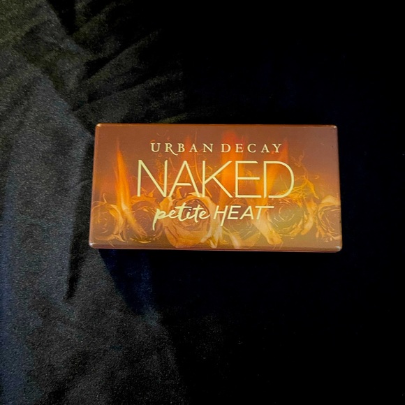 Urban Decay NAKED Petite Heat Eyeshadow Palette - Picture 2 of 6